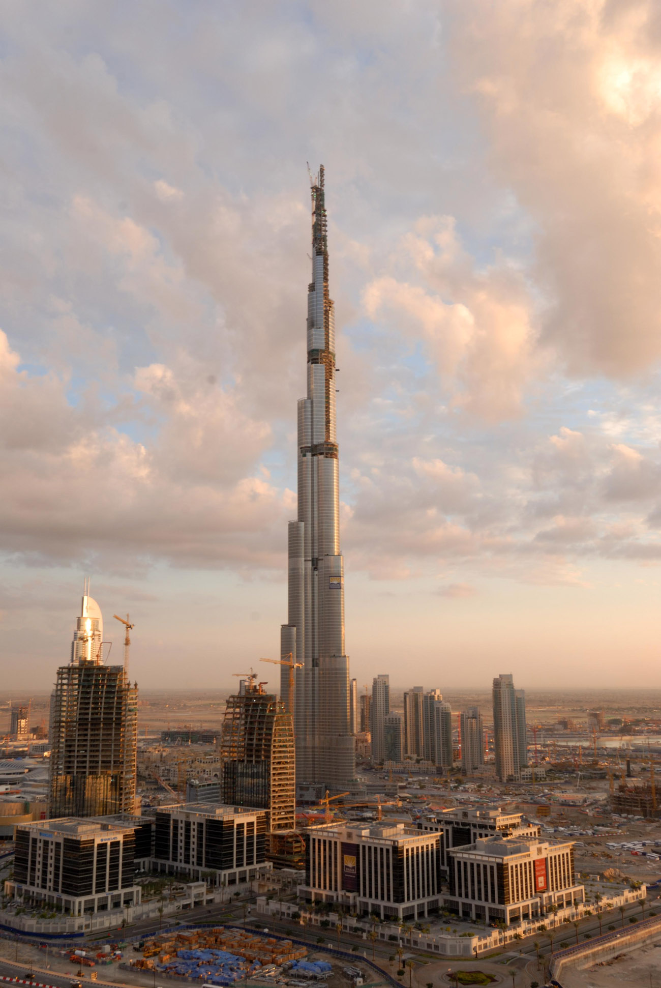 zhibeisai Burj Khalifa de Dubai el Edificio más Alto de los Mundos Arquitectura Decoración Modelo 