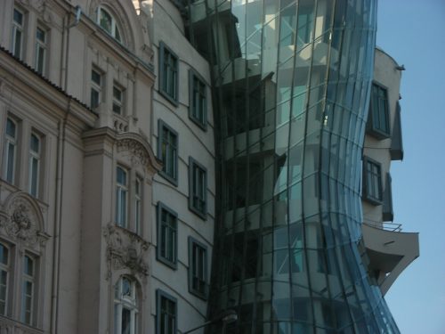 Dancing House – Frank Gehry – Praga_17