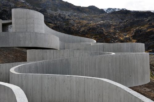 Havøysund. Área de descanso en la Ruta Turística Nacional Noruega