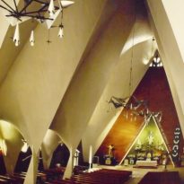 ✓ Iglesia de la Medalla de la Virgen Milagrosa - Ficha, Fotos y Planos -  WikiArquitectura