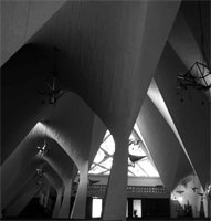 ✓ Iglesia de la Medalla de la Virgen Milagrosa - Ficha, Fotos y Planos -  WikiArquitectura