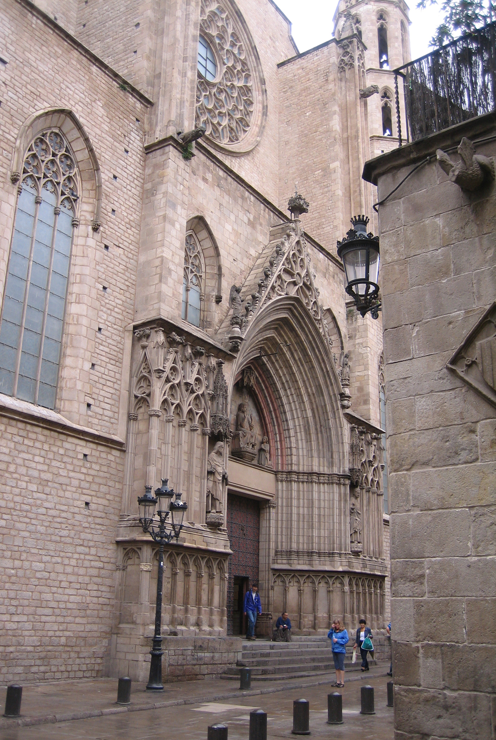 ✓ Basílica Santa María del Mar - Ficha, Fotos y Planos - WikiArquitectura