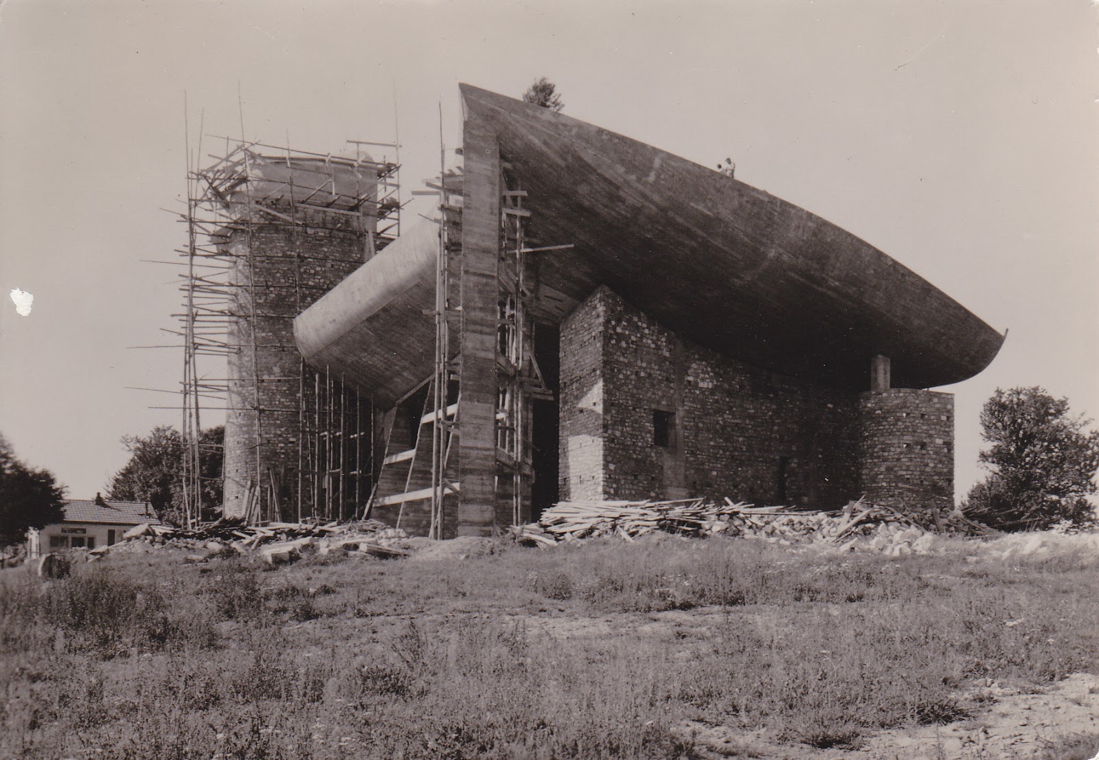 Notre Dame du Haut - Ficha, Fotos y Planos - WikiArquitectura